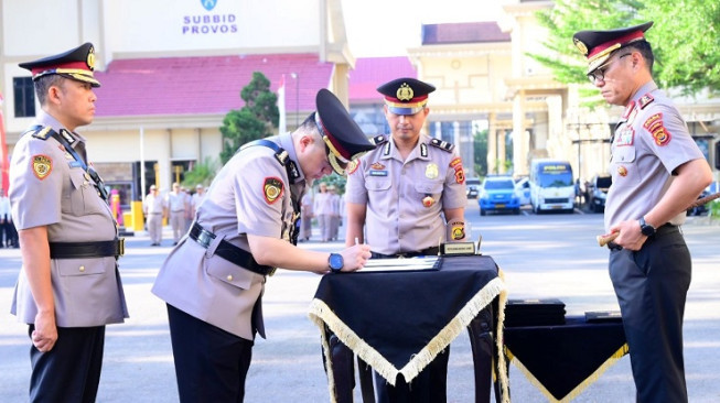 Sertijab PJU Polda Jambi, Kapolresta Jambi Resmi Berganti